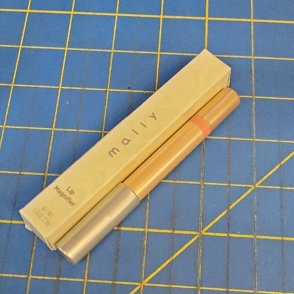 Mally Lip Magnifier Soft Nude 2.8g New in Box